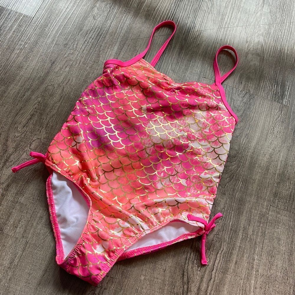 Babyfair One Piece Swimsuit . Size 5 . NEW